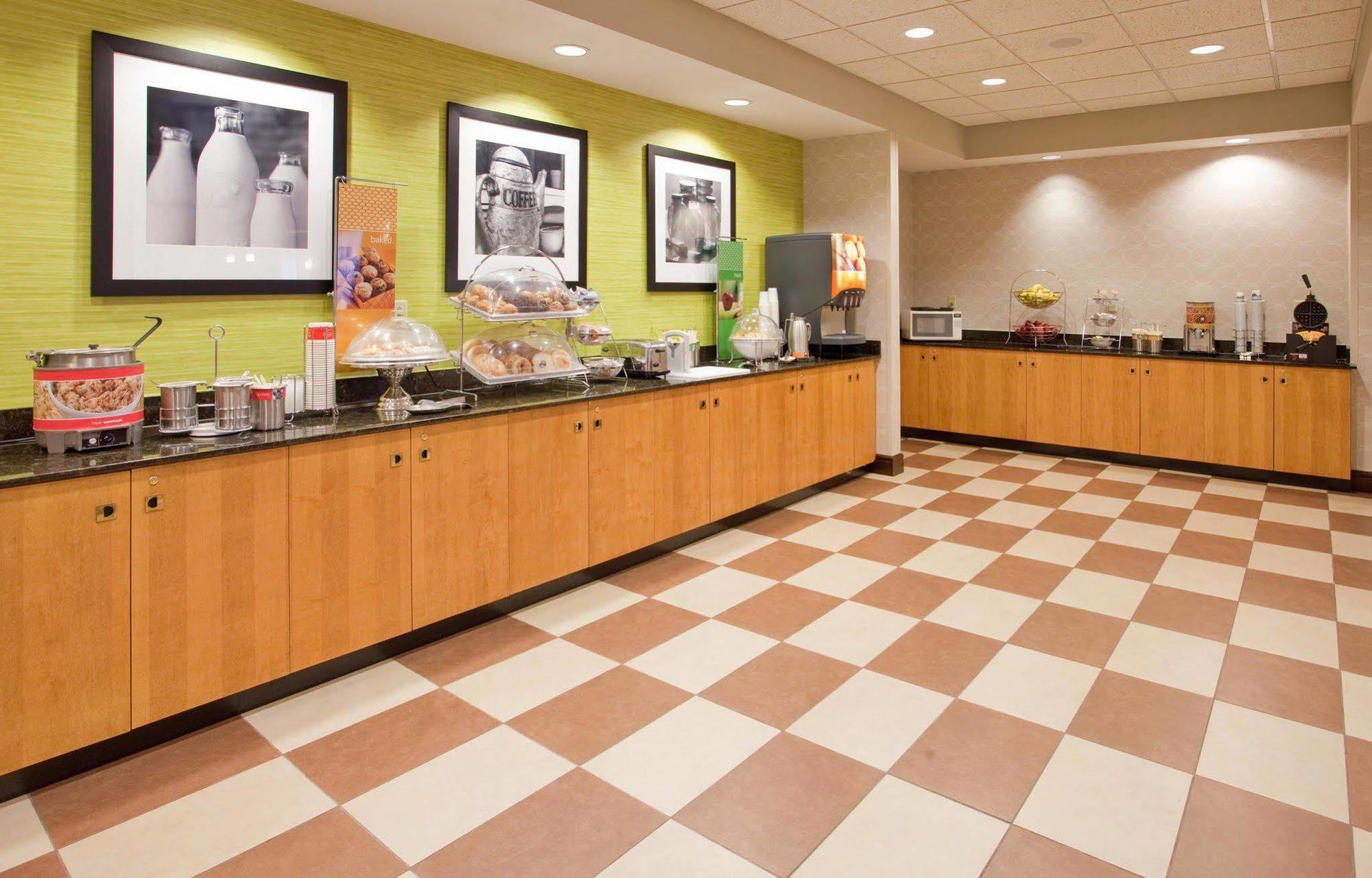 Hampton Inn Norfolk Ngoại thất bức ảnh